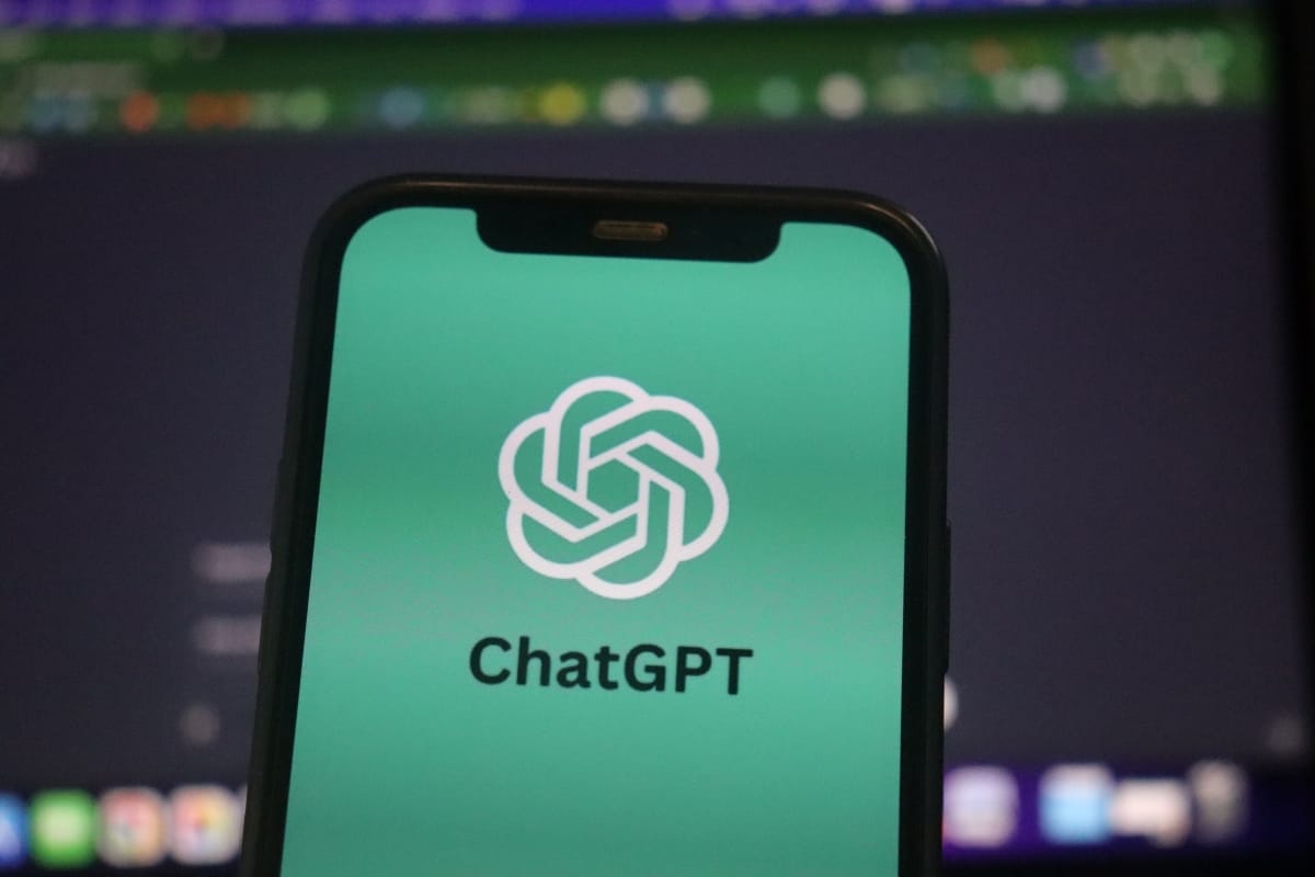 ChatGPT é Inteligência Artificial para escrever textos mais famosa do mundo
