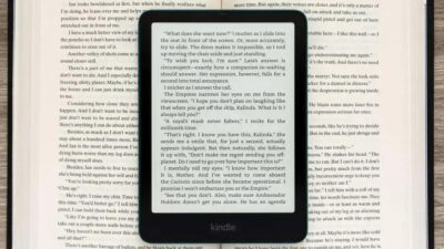 A palavra-chave com base no artigo é "Amazon Kindle Paperwhite 2024".