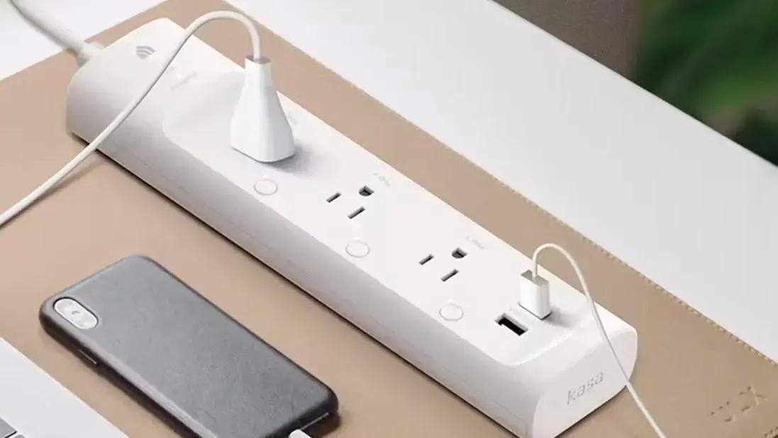 A palavra-chave com base no artigo é "Kasa Smart Plug Power Strip".