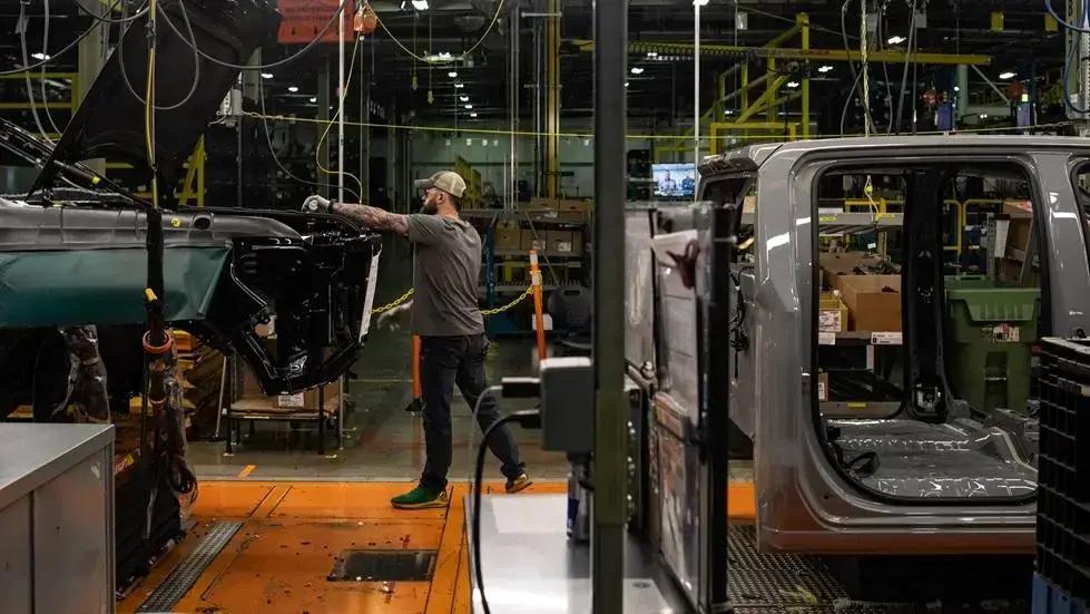 Revisão revela que EUA criaram 911 mil empregos a menos do que divulgavam