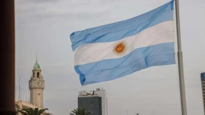 Inflação na Argentina sobe 1,9% entre julho e agosto, aponta Indec