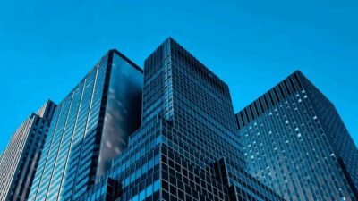 Adoção da inteligência artificial avança nas empresas brasileiras, revela estudo da EY