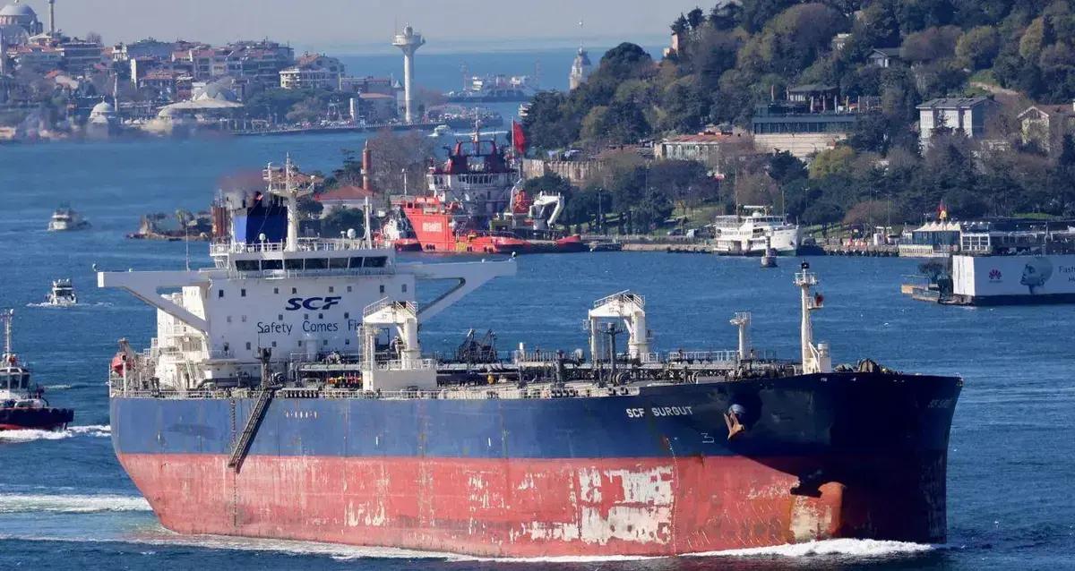Preços do petróleo sobem após ataque a porto russo, mas demanda nos EUA preocupa