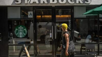 Starbucks resgata nostalgia dos anos 90 para reconquistar Geração Z
