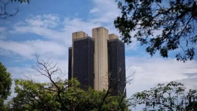 Setor público brasileiro registra déficit primário de R$ 33,235 bilhões em 12 meses até setembro