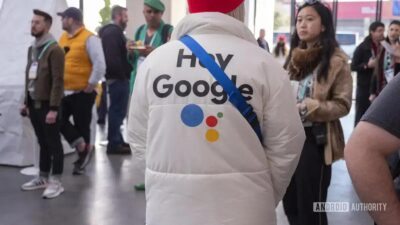 Novo gesto no Pixel Watch 4 substitui o comando "Ok Google" para ativar assistente virtual
