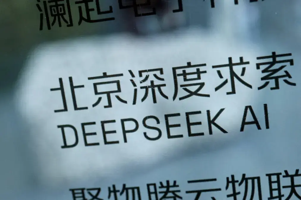 China avança no desenvolvimento de IA aberta e desafia hegemonia dos EUA