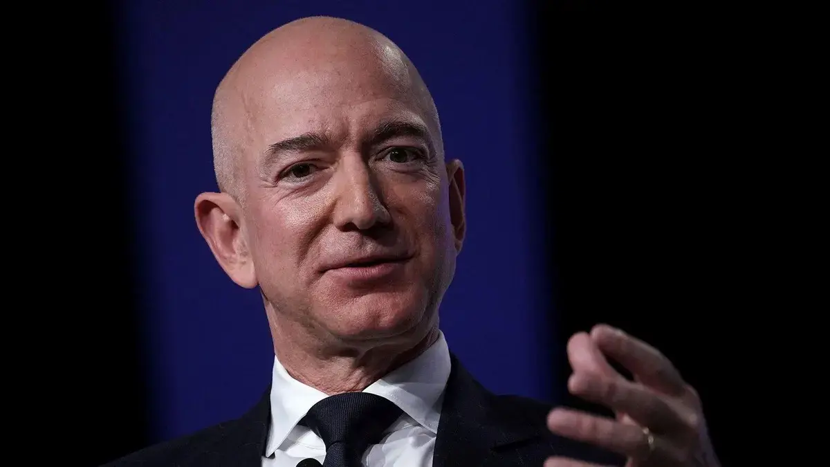 Jeff Bezos assume cargo de CEO em startup de IA focada em indústria