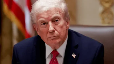 Trump perdoa ex-presidente condenado por tráfico em meio a pressões sobre Maduro