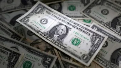Dólar se valoriza a R$ 5,35 com foco nas políticas monetárias globais e nacionais
